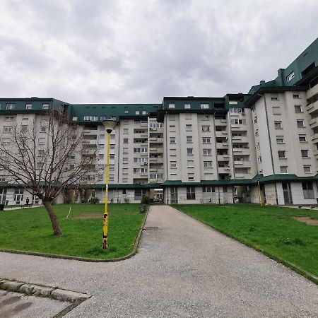 Family Apartment トゥズラ エクステリア 写真